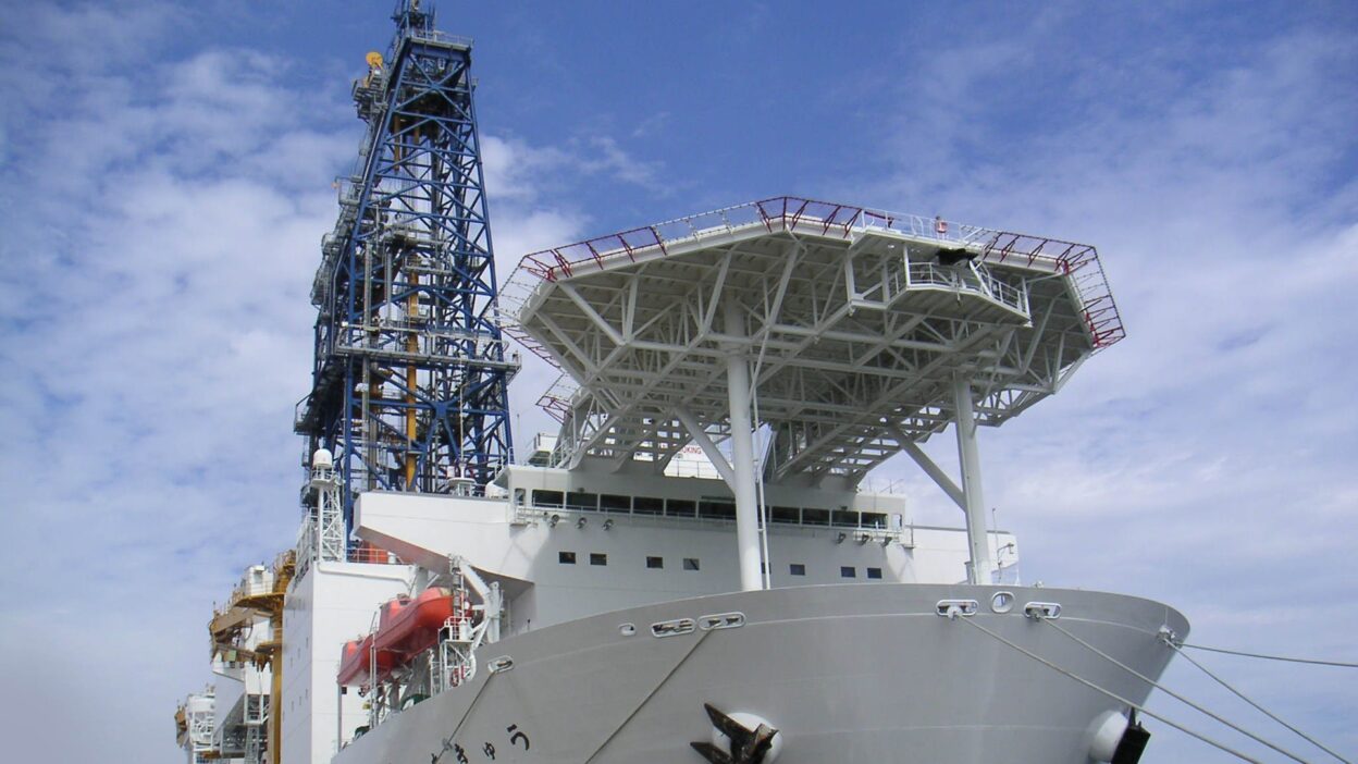 The deep-sea drilling vessel Chikyu, bow view with drilling derrick