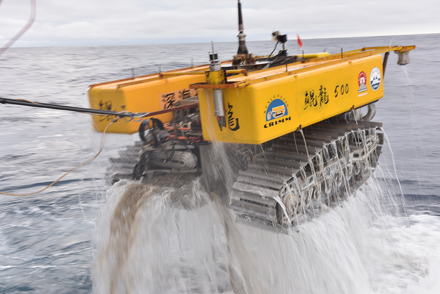 China’s First 500-Meter Sea Trial of a Seabed Polymetallic Nodule Collection System Passes Expert Acceptance